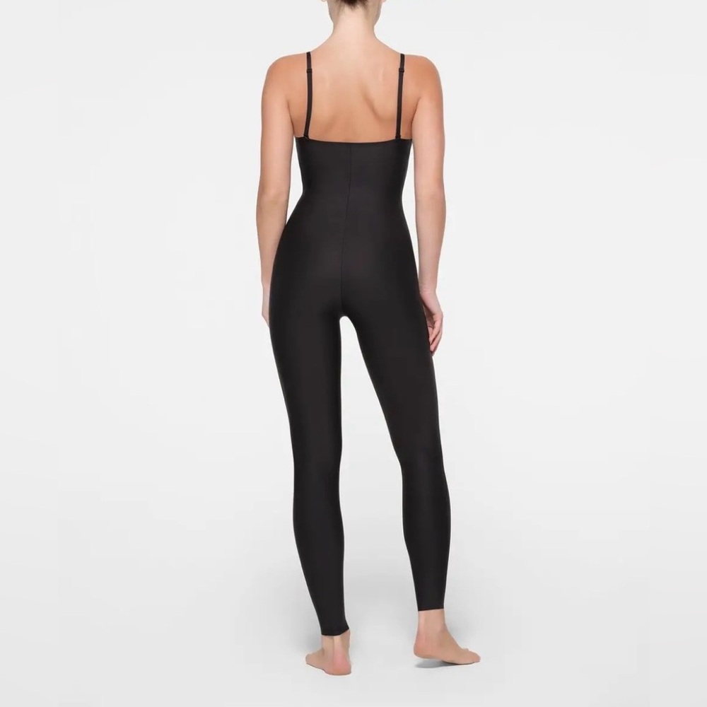 NEW Skims Body Push Up Catsuit Sz M Onyx Black Padded Shapewear Jumpsuit - Picture 3 of 5